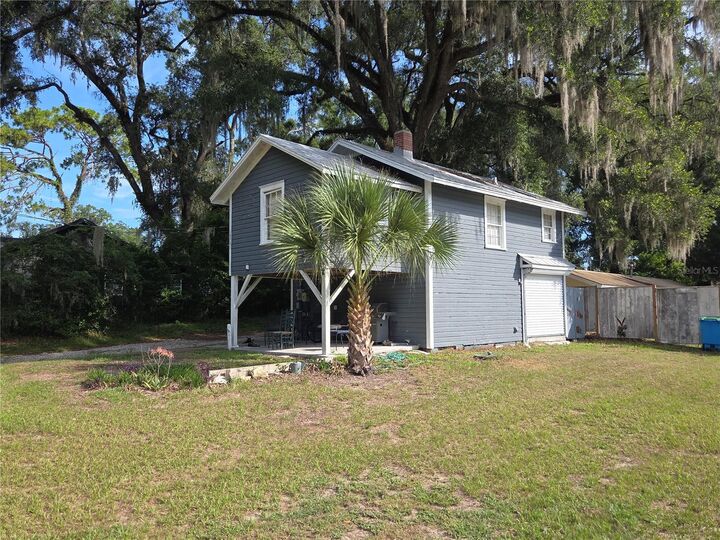 Property Photo: 18758 NW 243rd Terrace FL 32643