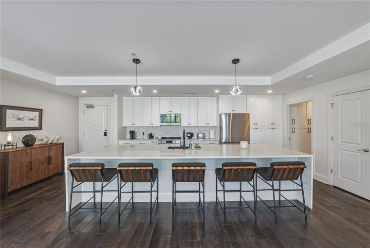 Property Photo: 1227 E Madison Street 504 FL 33602