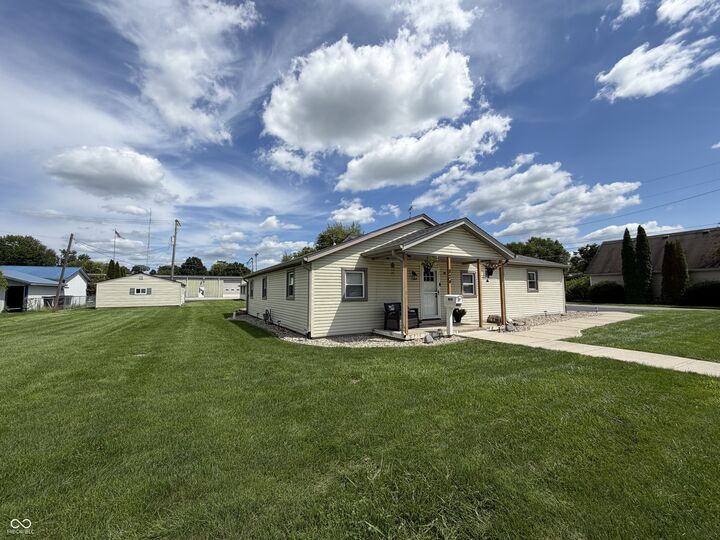 Property Photo: 824 N George Street IN 46173