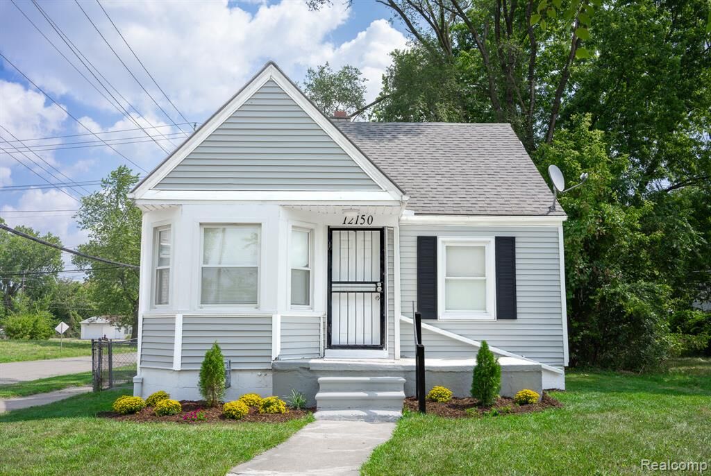Property Photo: 12150 Plainview Avenue MI 48228 1085