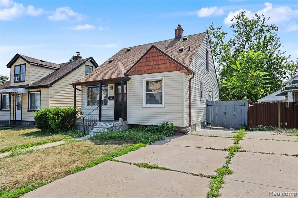 Property Photo:  1423 Cicotte Avenue  MI 48146 1600 