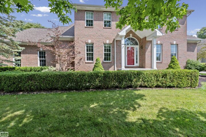 Property Photo: 3276 Shorewood Avenue MI 48060