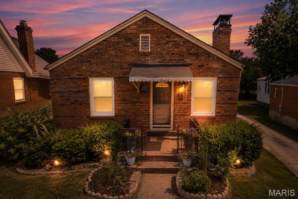Property Photo:  1510 Collins Avenue  MO 63117 