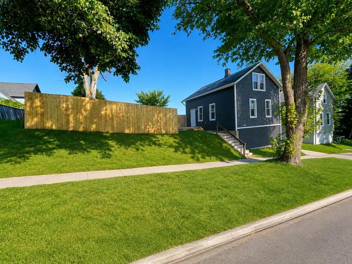 Property Photo:  1019 N 12th St  WI 53081 