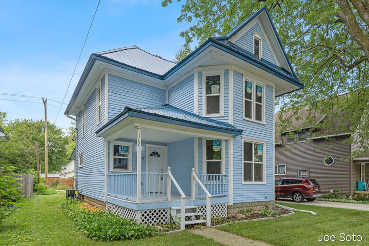 Property Photo: 117 E Wright Avenue MI 48883