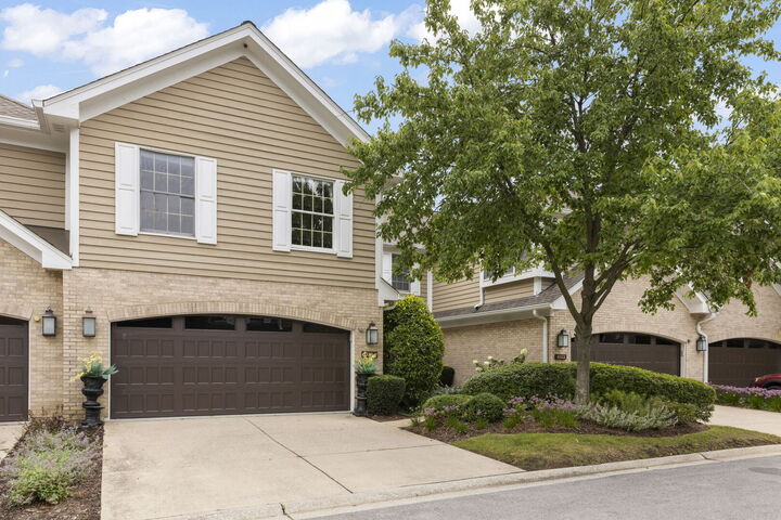 Property Photo:  11124 Indian Woods Drive  IL 60525 