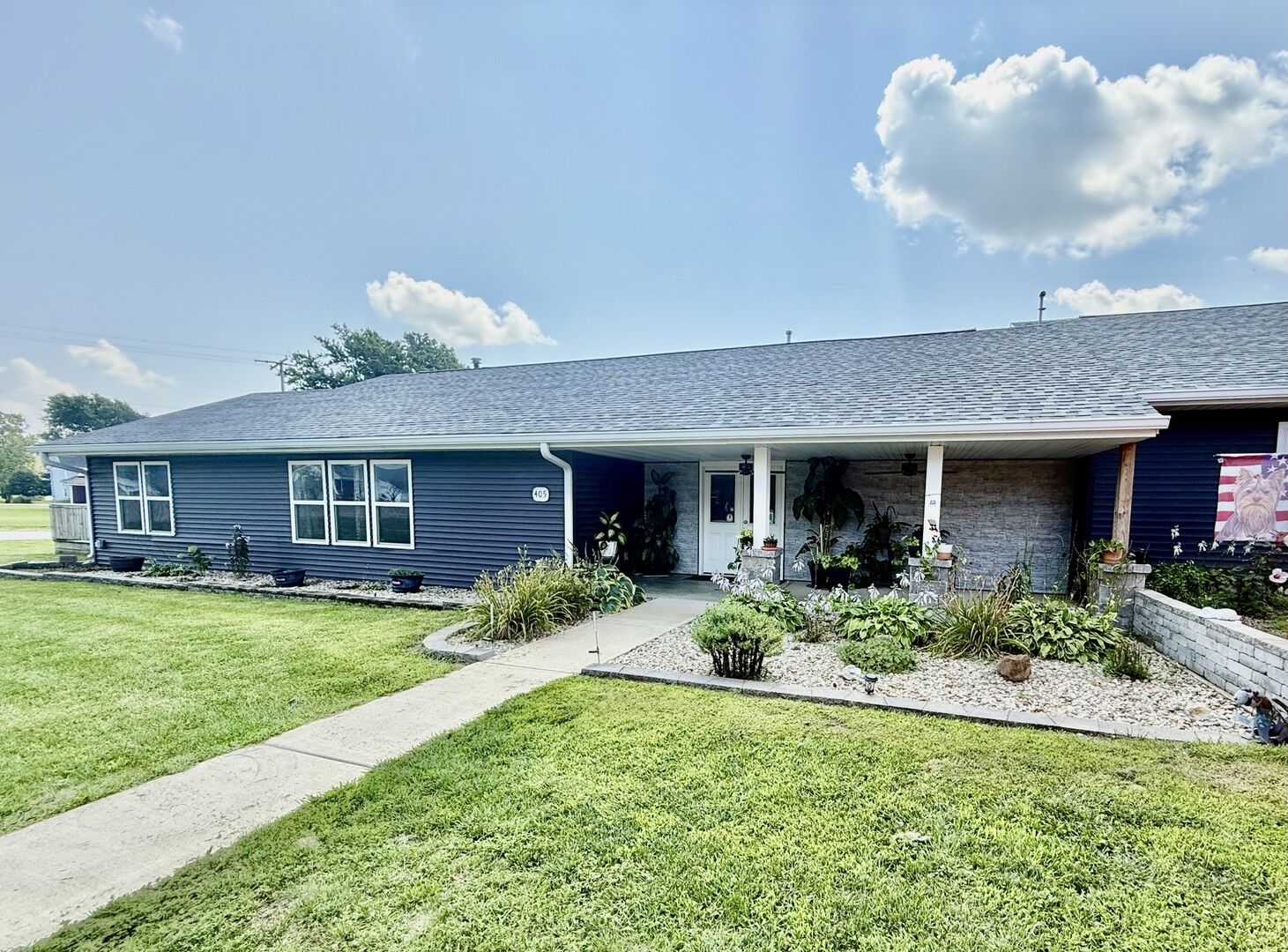 Property Photo: 405 W Main Street IL 61421
