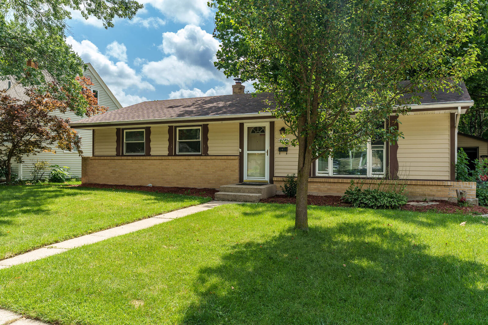 Property Photo:  4715 Cleveland Avenue  IL 61108 