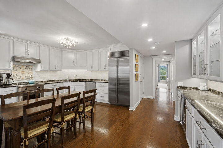 Property Photo: 640 Winnetka Mews 403 IL 60093