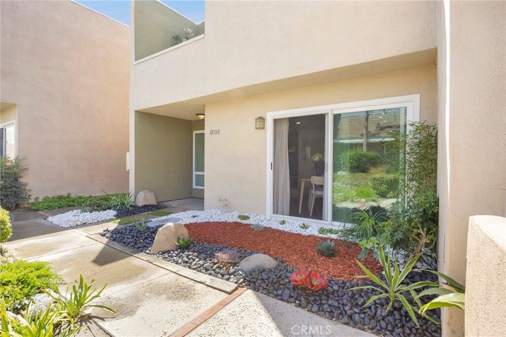 Property Photo:  10760 Knott  CA 90680 