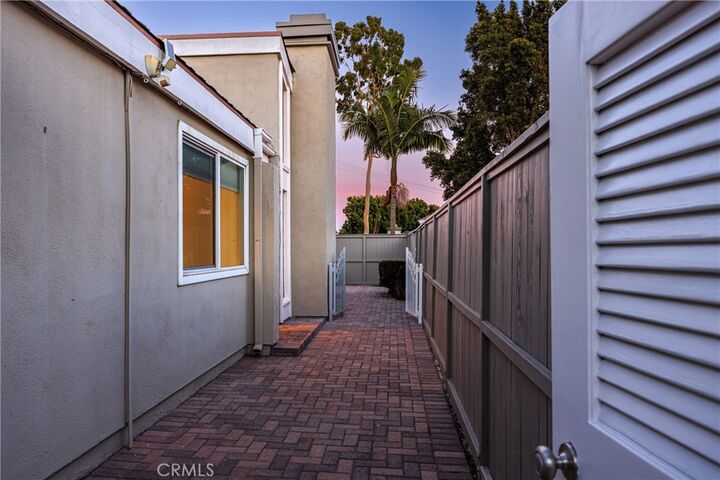 Property Photo: 19510 Sandcastle Ln CA 92648