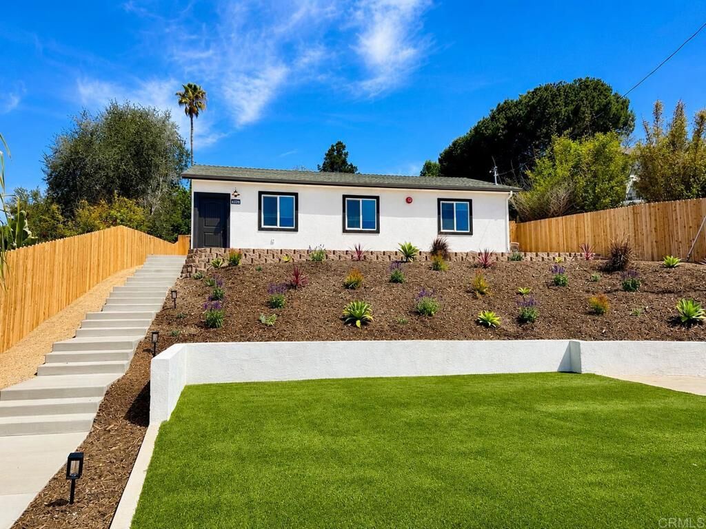 Property Photo:  263 Hannalei Drive  CA 92083 
