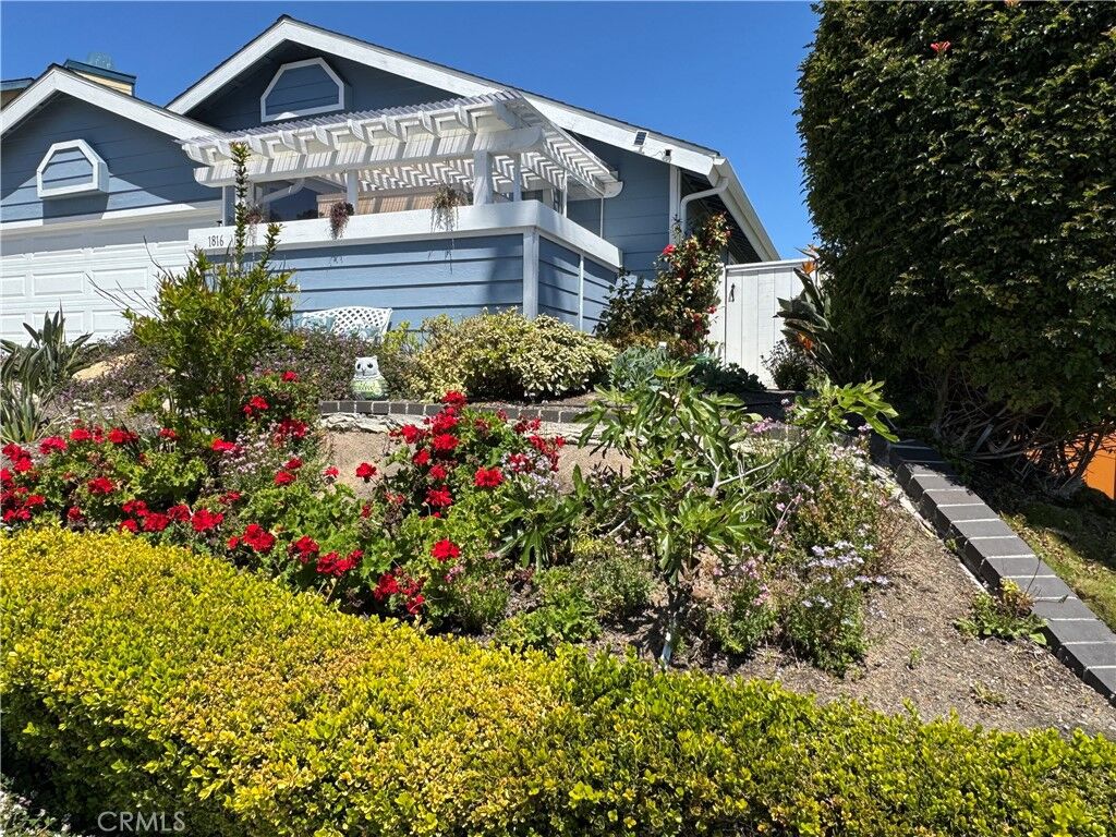Property Photo:  1816 E Pointe  CA 92008 