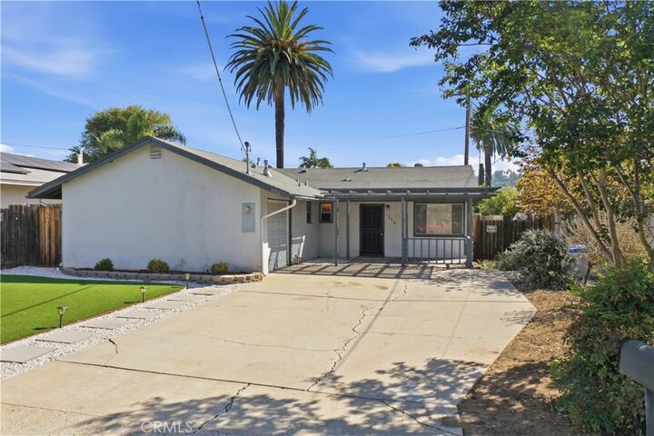 Property Photo: 1354 S Maple CA 92025