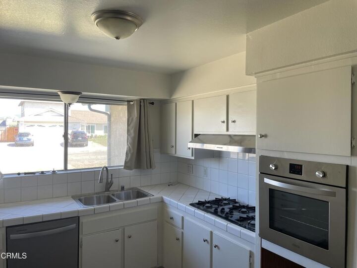Property Photo:  7560 Lemur Street  CA 93003 