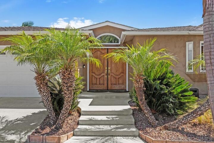 Property Photo:  