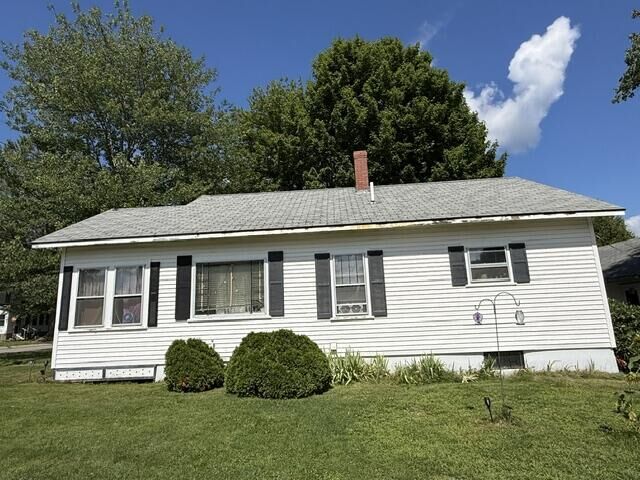Property Photo:  2 Broadway Street  ME 04694 