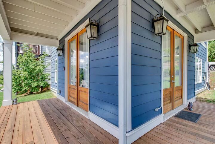 Property Photo: 1211 Davidson St TN 37206