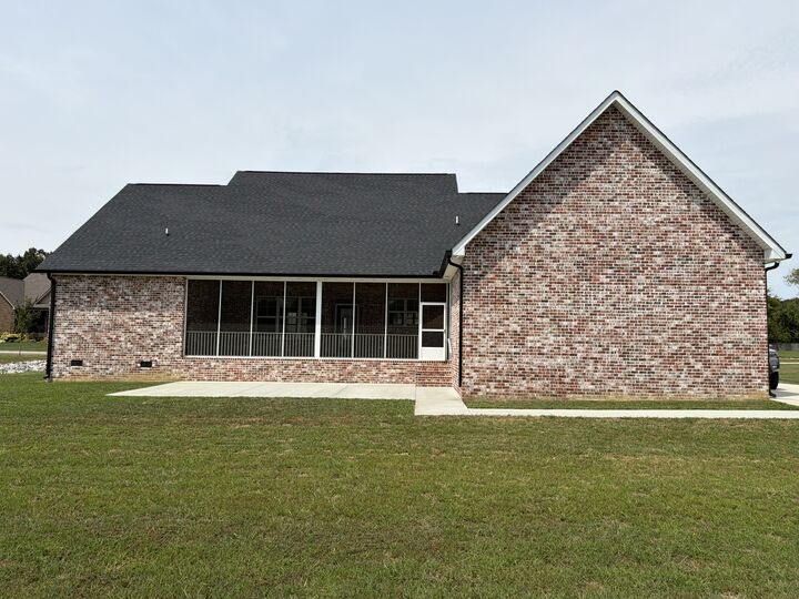 Property Photo: 106 Settlers Trce TN 37388