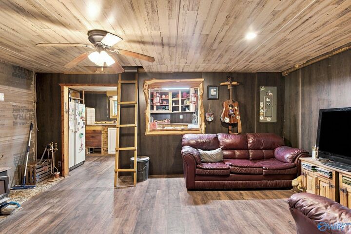 Property Photo:  3071 County Road 4  AL 35957 