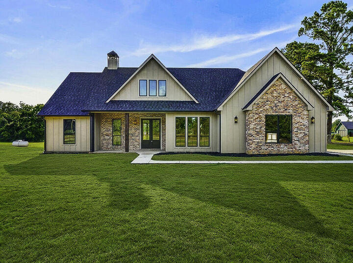 Property Photo: 121 Welch Hill Top Rd TX 75901
