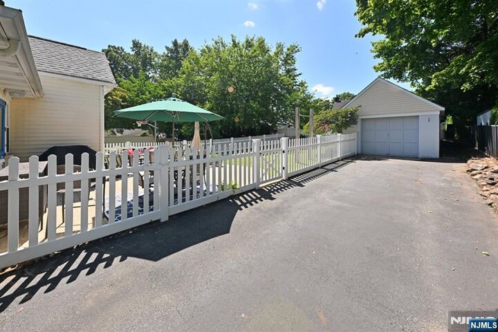 Property Photo:  160 Rock Road  NJ 07506 