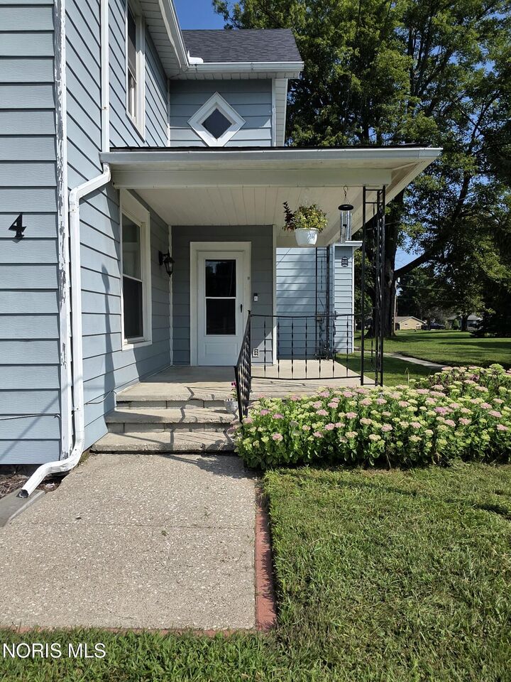 Property Photo:  404 Douglas Road  OH 43406 