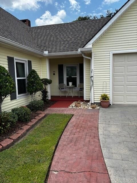 Property Photo: 2105 Augusta Drive LA 70068