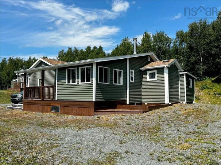 1079 Cape Split Road — photo 1