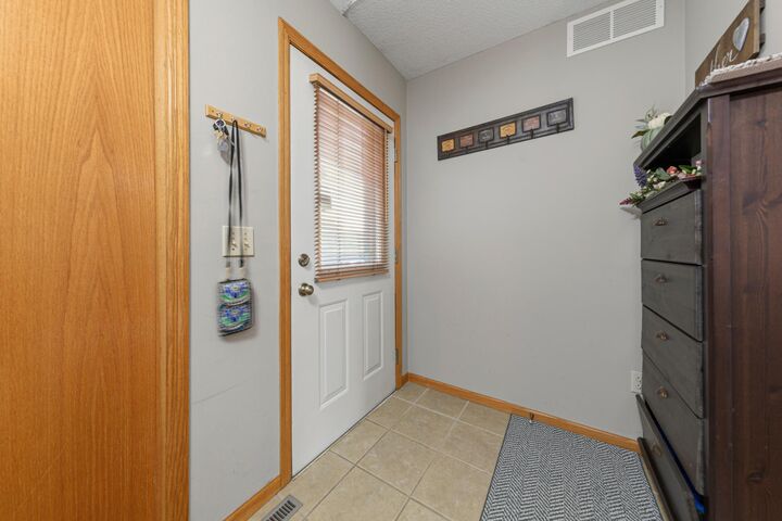 Property Photo:  1015 Poplar Street  MN 55057 