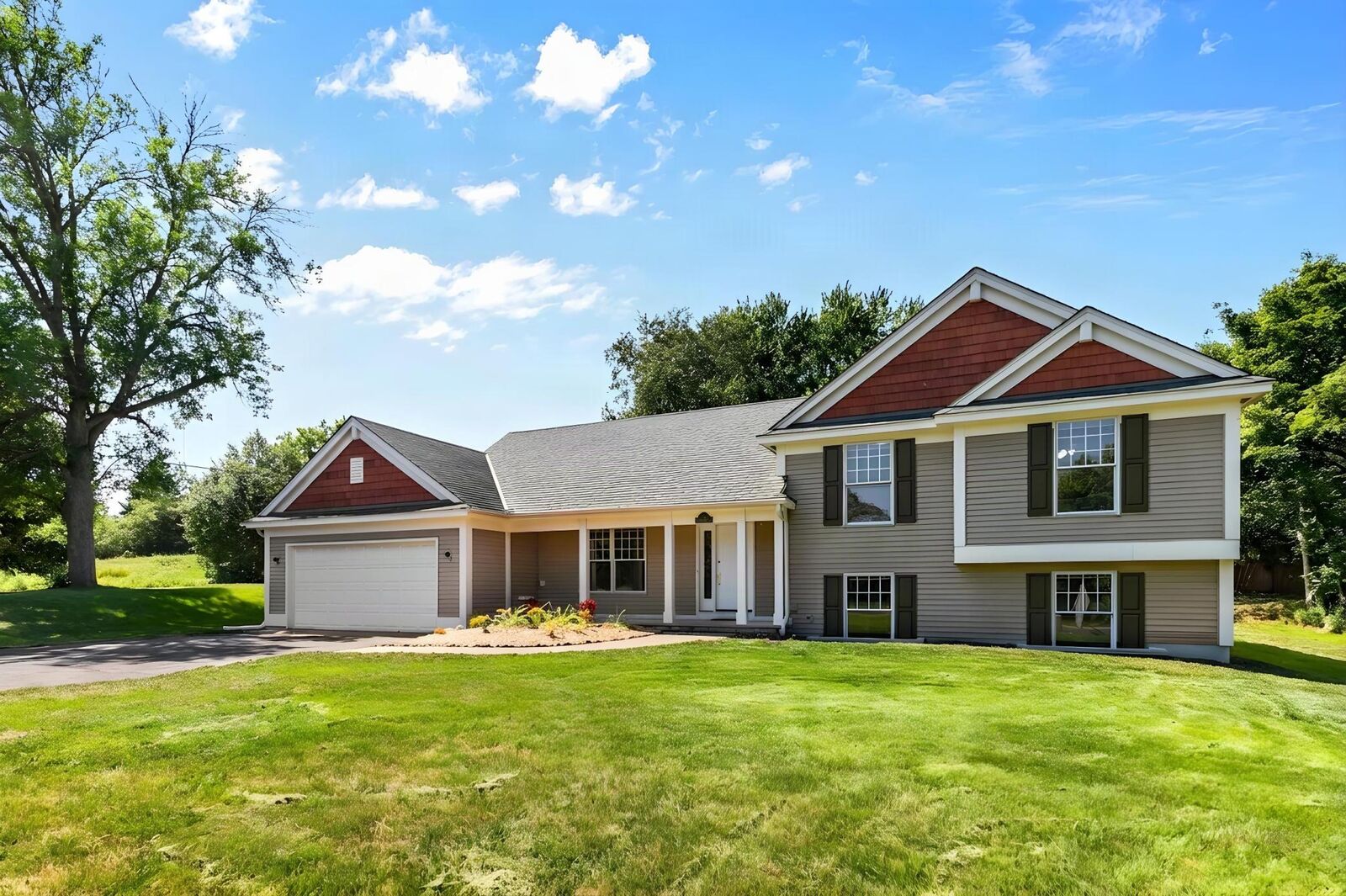 Property Photo:  500 Driftwood Road  MN 55112 