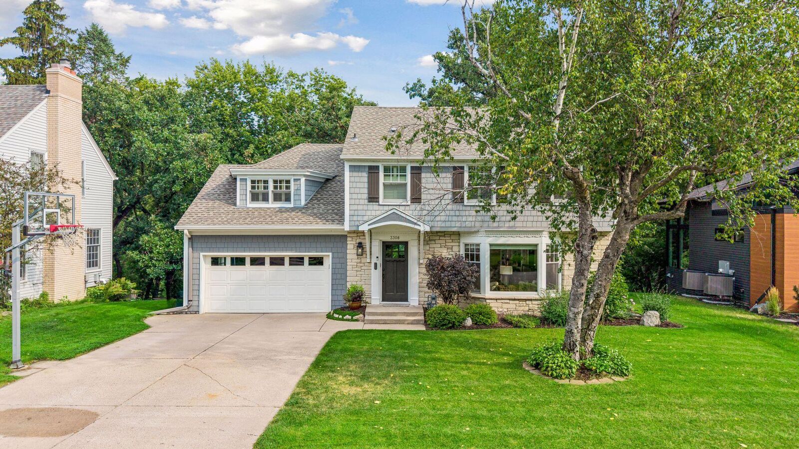 Property Photo: 3308 W 55th Street MN 55410