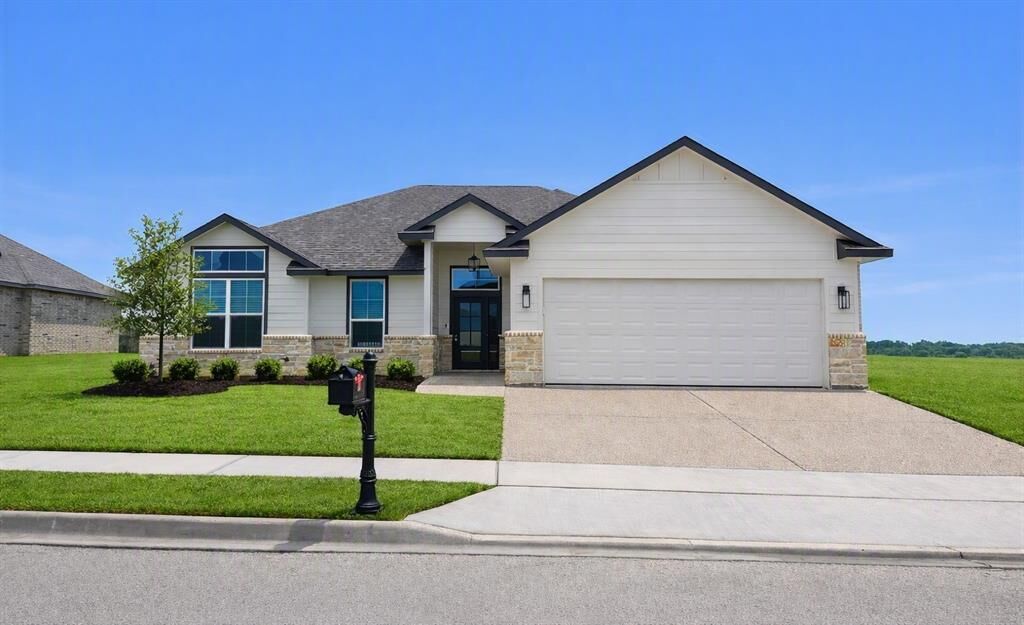 Property Photo: 395 Frederick Drive TX 76706