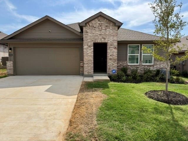 Property Photo:  2716 Flowers Drive  TX 76205 
