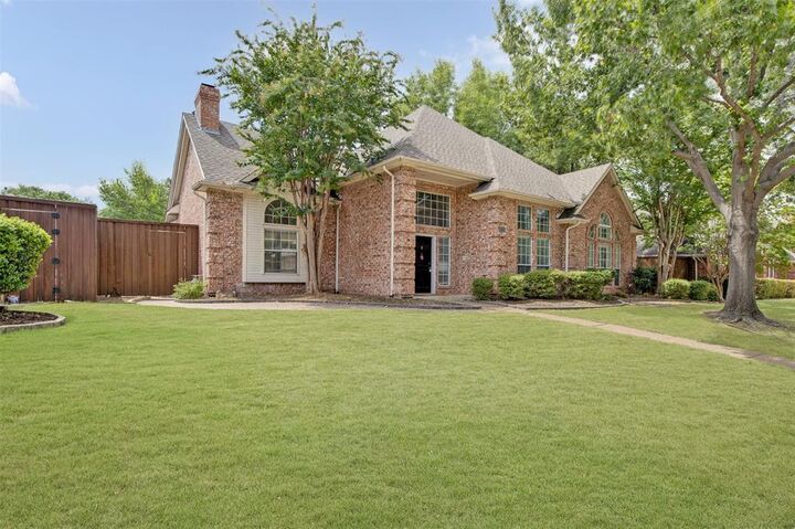 Property Photo: 247 Park Valley Drive TX 75019