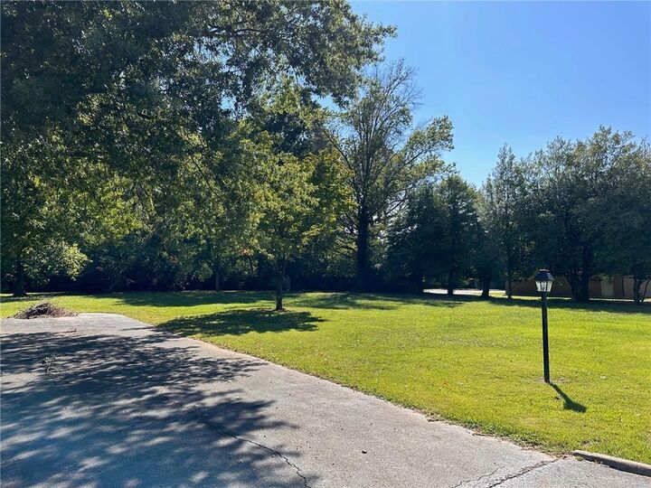 Property Photo:  809 NW 8th Street  AR 72712 