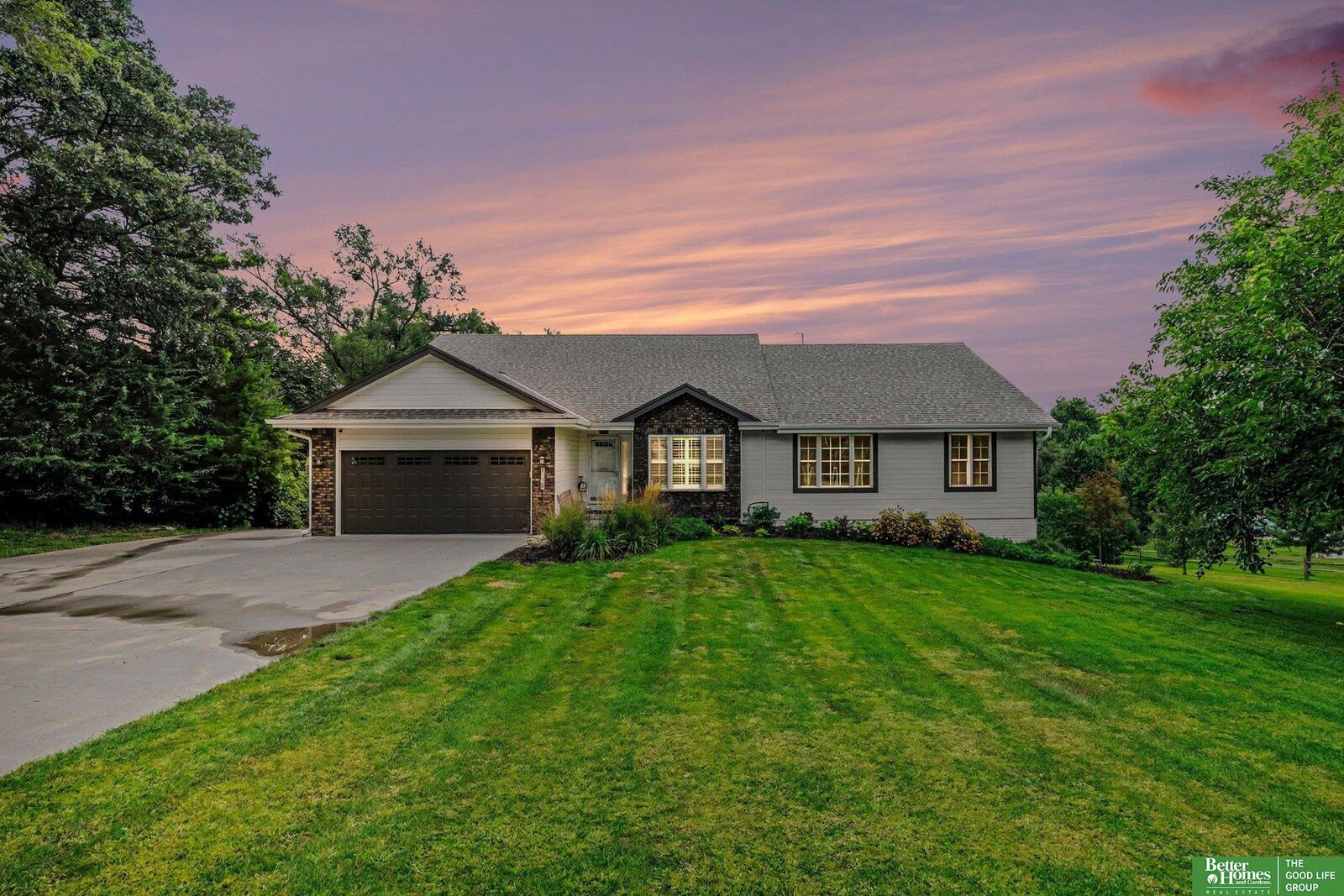 Property Photo: 8529 S 25th Street NE 68147