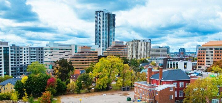 Property Photo:  60 Frederick Street 3005  ON N2H 0C7 