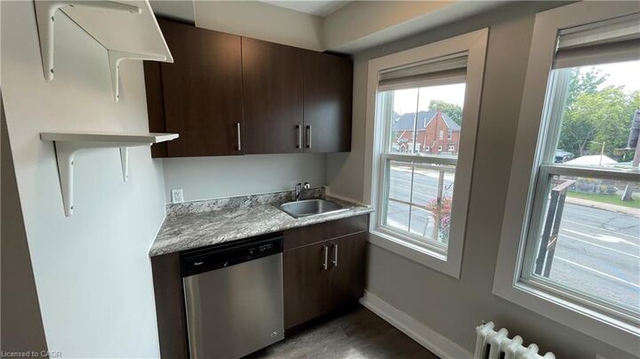 Property Photo:  4 Ottawa Street N 16  ON L8H 3Y7 