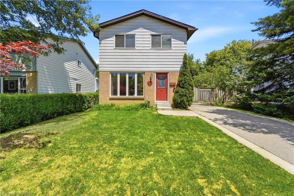 Property Photo:  23 Heatherdale Place  ON L9C 6K7 