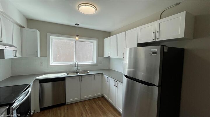 Property Photo:  540 King Street E B8  ON L8N 1E2 