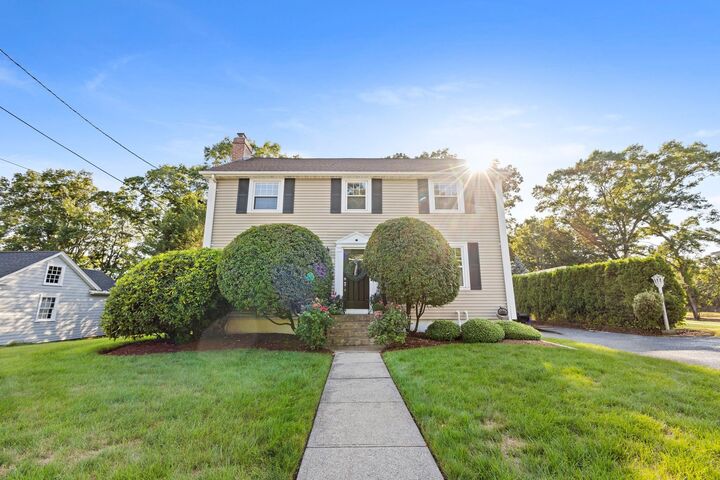 Property Photo:  698 High St  RI 02864 