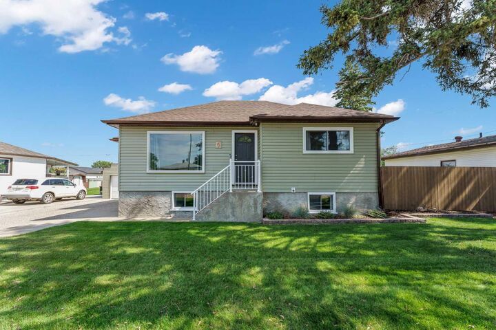 Property Photo: 6 5 Street NE AB T0J 2P0