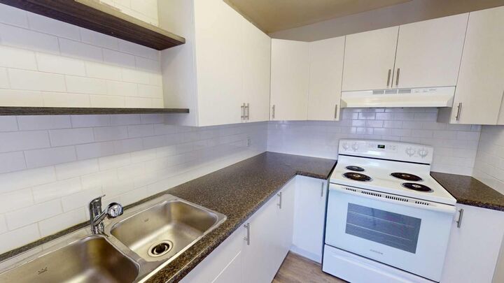 Property Photo:  10201 108 Avenue 101  AB T8V 1P4 
