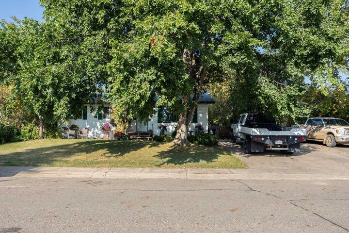 Property Photo: 54 Birch Road AB T9H 1J7