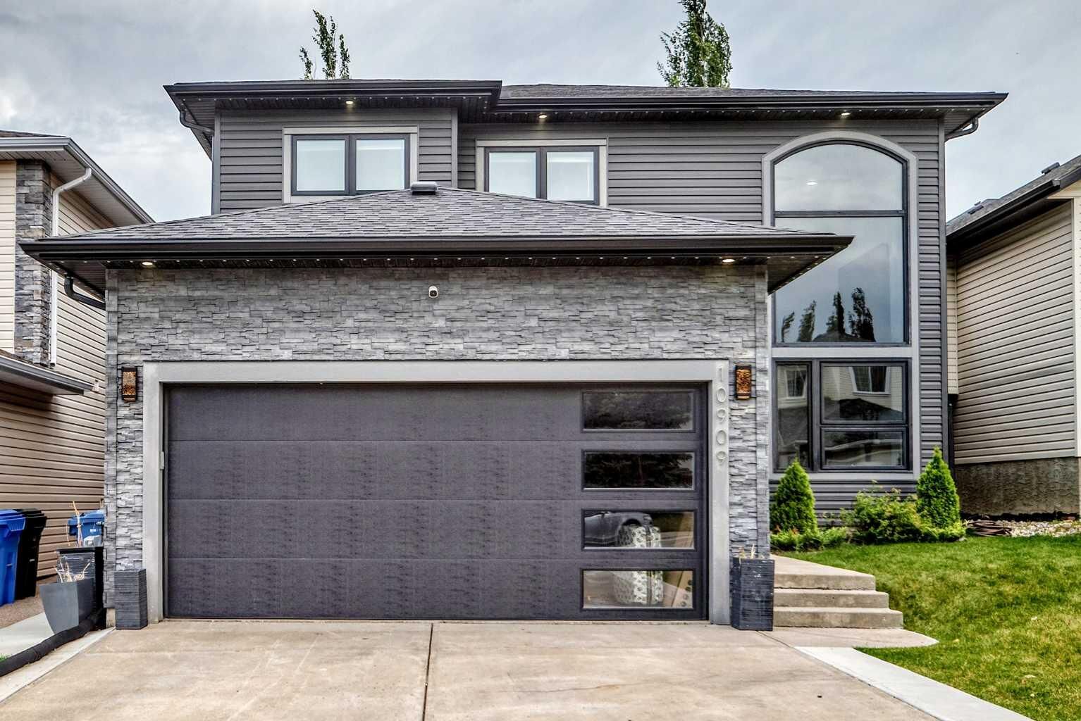 Property Photo: 10909 Hidden Valley Drive NW AB T3A 5V7