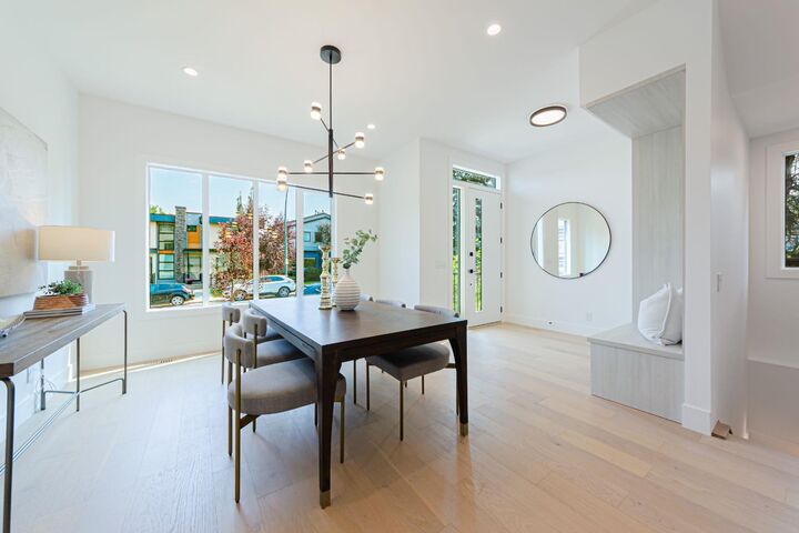 Property Photo: 2302 Osborne Crescent SW AB T2T 0Y5