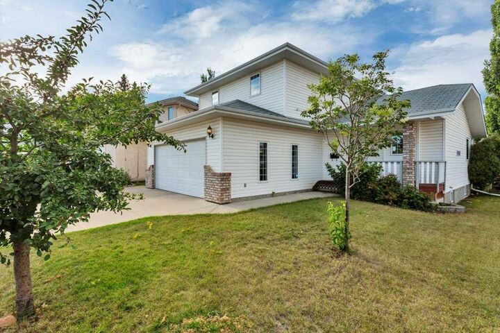 Property Photo: 83 Lawrence Crescent AB T4R 2P3