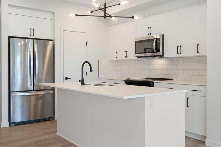 Property Photo: 34 Heritage Heath AB T4C 3L3