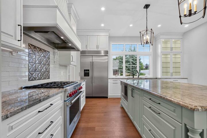 Property Photo:  8 Spring Valley Lane SW  AB T3H 4V2 